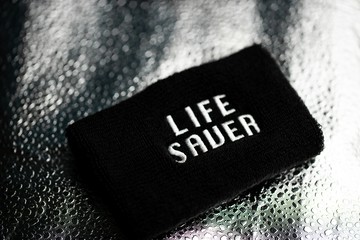 WALKING ZONE運動新科技 LOVE iCASH2.0 多功能智慧型護腕-黑色LIFE