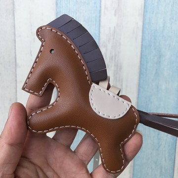 療癒小物 咖啡色 可愛 小馬 純手工縫製 皮革 吊飾 大尺寸