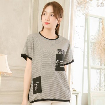 大尺碼-細條紋黑白印刷小圖雙口帶鬆緊下擺短袖上衣(成熟黑)lingling