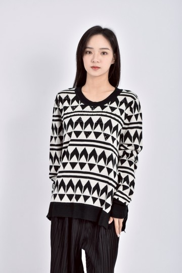 (L) gloney質感羊毛花紋針織白色長袖上衣