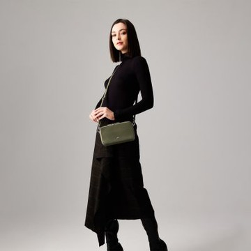 【BRAUN BUFFEL 德國小金牛】台灣總代理 依雅娜-A 斜背包-海藻綠/BF872-11-SP