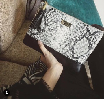 【母親節禮盒】真皮流蘇蛇紋手拿包