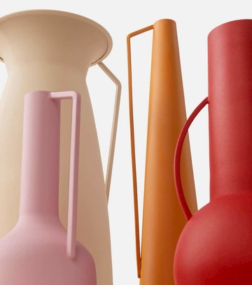 Polspotten Roman set of 4 metal vases