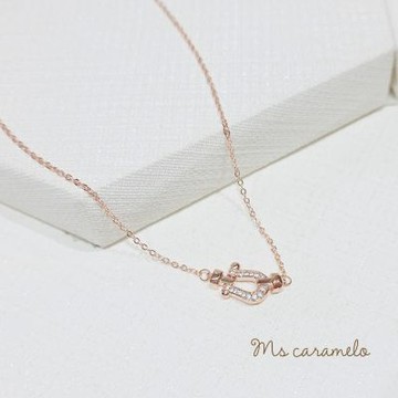 【焦糖小姐 Ms caramelo】925純銀鍍玫瑰金 馬蹄扣鋯石項鍊