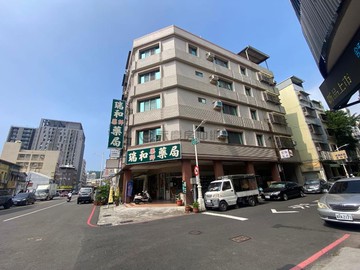 近駁二鹽埕埔捷運．正大公路上商四雙透天店面｜高雄市鹽埕區大公路