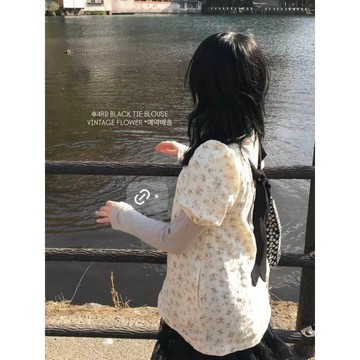 ˏˋ 𝐻𝑒𝑦 𝑆𝑝𝑟𝑖𝑛𝑔 - ̗̀ 🌷⛅️ ̖́‎韓國ins設計師款日系復古碎花抽褶蝴蝶結綁帶泡泡袖短款連衣裙