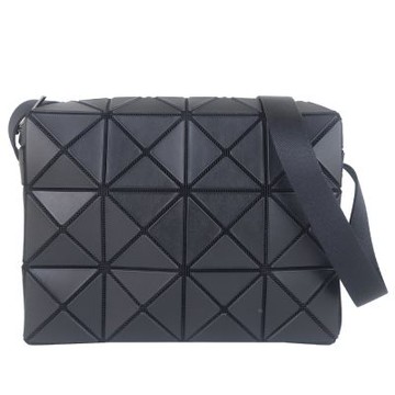 ISSEY MIYAKE 三宅一生 BAOBAO 黑色皮質三角格3x4立體小型斜背包