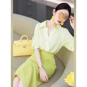 入春穿搭減齡洋氣時尚洋裝高級感法式小香風綠色襯衫兩件套