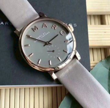 Queen bee代購］ Marc by Marc Jacobs MBM1266 雅致經典灰色皮帶腕錶