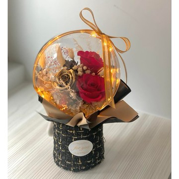 【OSTARA FLORIST 奧斯塔拉花藝】泡泡球小香風永生花束-粉紅色/紅黑色(可發光)-永生花,乾燥花,玫瑰花,波波球,花禮,花束,節日,交換禮物
