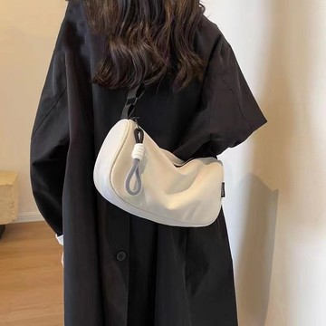 免運🎀休閒大容量尼龍帆布包包女時尚單肩包百搭寬帶斜挎包 枕頭包 上課拉鍊帆布袋 肩背包 側背包 斜背包 郵差包 通勤包