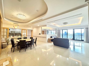 由鉅三希朝南四房三平車｜台中市西屯區市政路