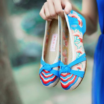 2025夏季繡花鞋女休閑民族風布鞋子時尚女單鞋北京老布鞋平底拖鞋