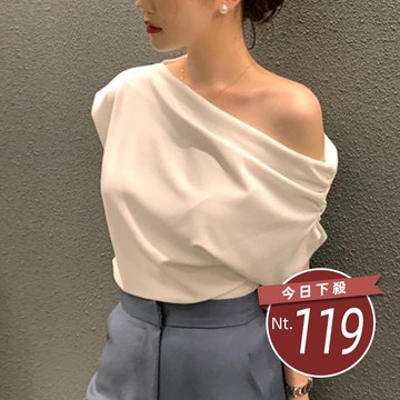 【台灣發貨】韓版設計感斜肩寬鬆短袖上衣 衣服 女裝 t恤 短袖t恤 上衣【T603】
