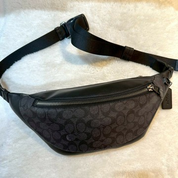 【蔻馳｜全新】現貨 COACH 胸包 男款 經典款 滿版 老花 腰包｜Little Bee 小蜜蜂精品