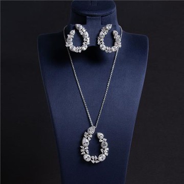 輕奢設計感開口圓環水滴鋯石耳環項鏈高級感宴會禮服配飾女士項鏈