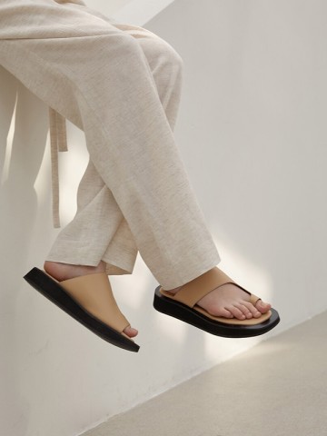 Cut Out Slides_Tan