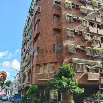 衛武營歡喜京城面寬20米三角窗住商合一樓店｜高雄市鳳山區新康街