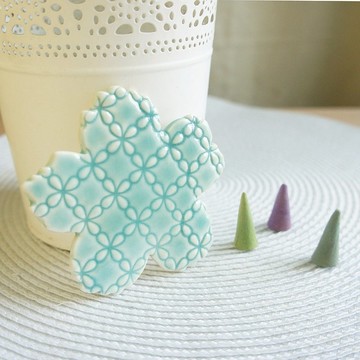 Lovely日本瓷土【藍玫瑰杯墊塔香盤、粉藍】