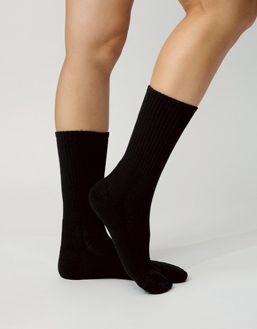 素面輕壓力高筒襪- 黑