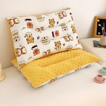 台灣 AGAPE 豆豆絨眠枕/精梳棉安撫枕/兒童豆豆枕/小朋友枕頭 專為2-12歲兒童設計  30 x 50 x 6cm  老虎寶貝 黃色