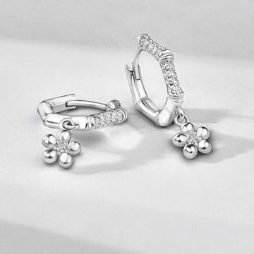 Jpqueen 竹節梅花水鑽六角圈圈耳環(銀色)