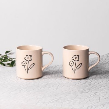 上作美器 日本製小花米白色馬克杯雙人組(兩件300ml/水杯/茶杯/咖啡杯)