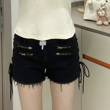 夏季熱褲 女 三分褲 美式水洗黑灰色牛仔超短褲女夏低腰綁帶拉鍊毛邊提臀三分熱褲潮流0716