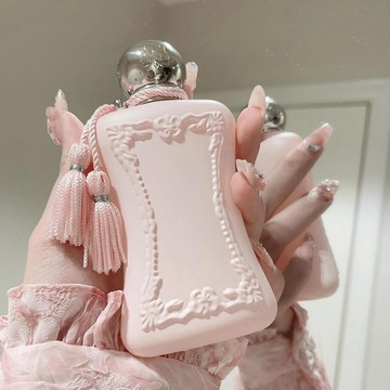 臺灣出貨🚚富家韆金玫瑰莊園!正品香水持久留香女神香氛簡約大方自帶體香