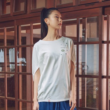 江戶勝 日系 女裝 寬版櫻花印花短袖T恤(米白色) #上衣