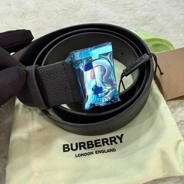 【博柏利｜全新】現貨 BURBERRY 皮帶 銀頭 TB 90~105CM 送禮｜Little Bee 小蜜蜂精品