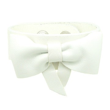 【Charme】時尚百搭蝴蝶結皮手鍊 優雅白