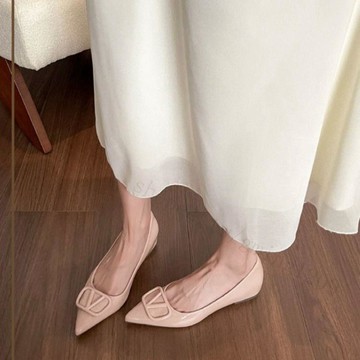 【裸色漆皮尖頭瑪麗珍鞋】V扣內增高百搭通勤單鞋女 秋季新款淺口瑪麗珍鞋 尖頭平底鞋女 內增高跟鞋 尖頭瑪莉珍鞋 高根鞋女