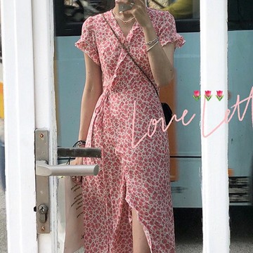 薔薇粉玫瑰碎花連衣裙女2022春夏季新款高級設計感花邊一片式氣質