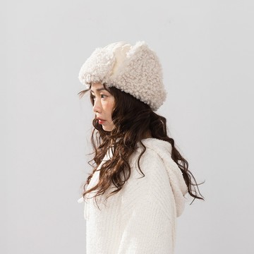 QUEENSHOP_F 女裝 格紋衍縫Q毛釦帶飛行帽 兩色售 現+預 【07020992】