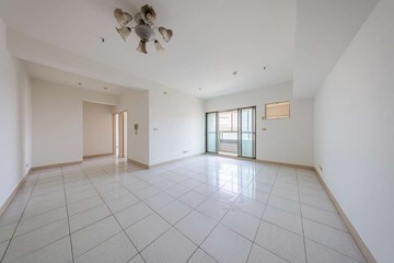 楠梓日月光【高樓景觀首排】正四房+平面車位｜高雄市楠梓區德民路