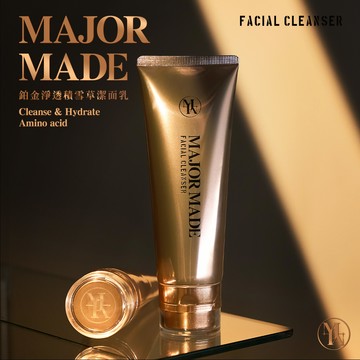 鉑金淨透積雪草潔面乳