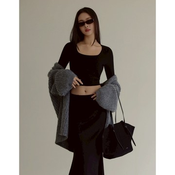 CHIC A SPACE 【美麗諾羊毛】方領長袖桑蠶絲羊毛短版針織衫(黑/白/咖啡) 女裝 現貨