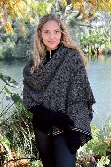 紐西蘭貂毛羊毛披肩保暖大圍巾_黑X奶茶