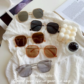 ⒹⓎⓁ┊ 5ᴄᴏʟᴏʀ🪴顯瘦感新款墨鏡 大方框墨鏡 時髦 韓國 小紅書熱賣 眼鏡 太陽眼鏡 百搭 鉚釘 抗UV 太陽眼鏡