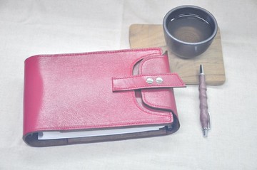 Cycle Life系列:深櫻桃紅英國山羊皮2孔32K活頁型筆記本