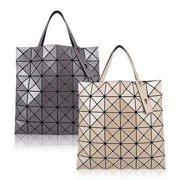 ISSEY MIYAKE 三宅一生 BAOBAO LUCENT系列6X6金屬感啞光托特包(多色選)