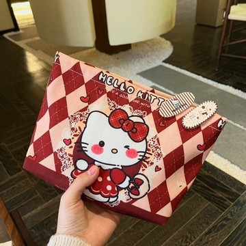 臺灣出貨💥原創新款風格凱蒂便攜大容量小衆化妝包卡通收納旅行簡約可愛爆款