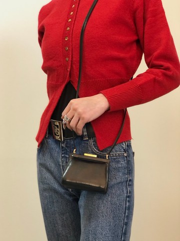 【 日本直送 名牌中古包 】GUCCI 古馳 側背包 黑色 Logo 皮革 壓釦式 迷你包 vintage 古董 cepe4m