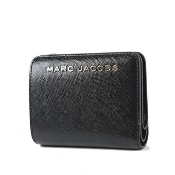 MARC JACOBS 金屬LOGO防刮十字紋釦式短夾-黑色