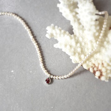 手製天然淡水珍珠配石榴石吊墜項鍊 // 天然寶石 //六月份生日石