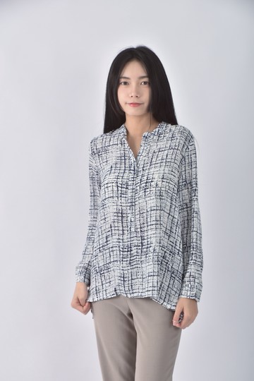 (L) 【作珩私服】lake質感格紋白色長袖上衣