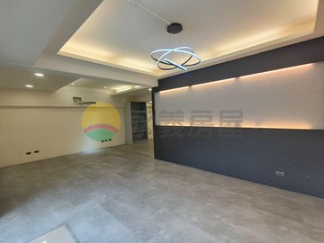 市區大坪數黃金店面住店合一(店前可停三台車)｜新竹市北區竹文街