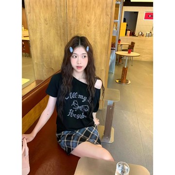 【砂糖夢境】韓系蝴蝶結印花斜肩短袖t恤女2025夏季辣妹露肩慵懶顯瘦上衣學生