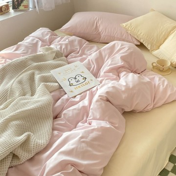 鋪棉兩用被  香蕉草莓  雙人  床包 + 兩用被 + 枕套 2個